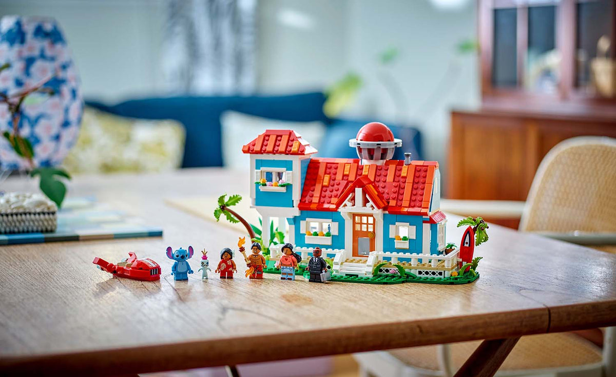 43268 | LEGO® Disney™ Lilo and Stitch Beach House