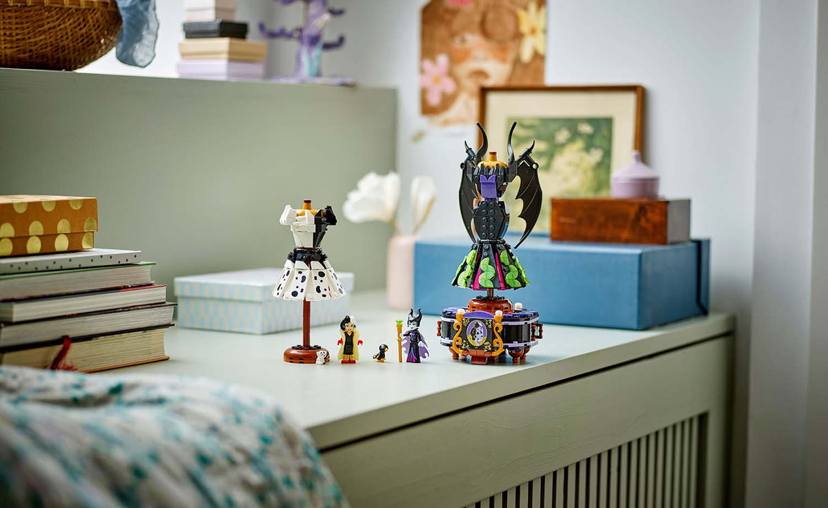 43262 | LEGO® Disney™ Maleficent's and Cruella De Vil's Dresses