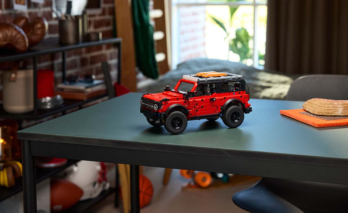 42213 | LEGO® Technic Ford Bronco® SUV