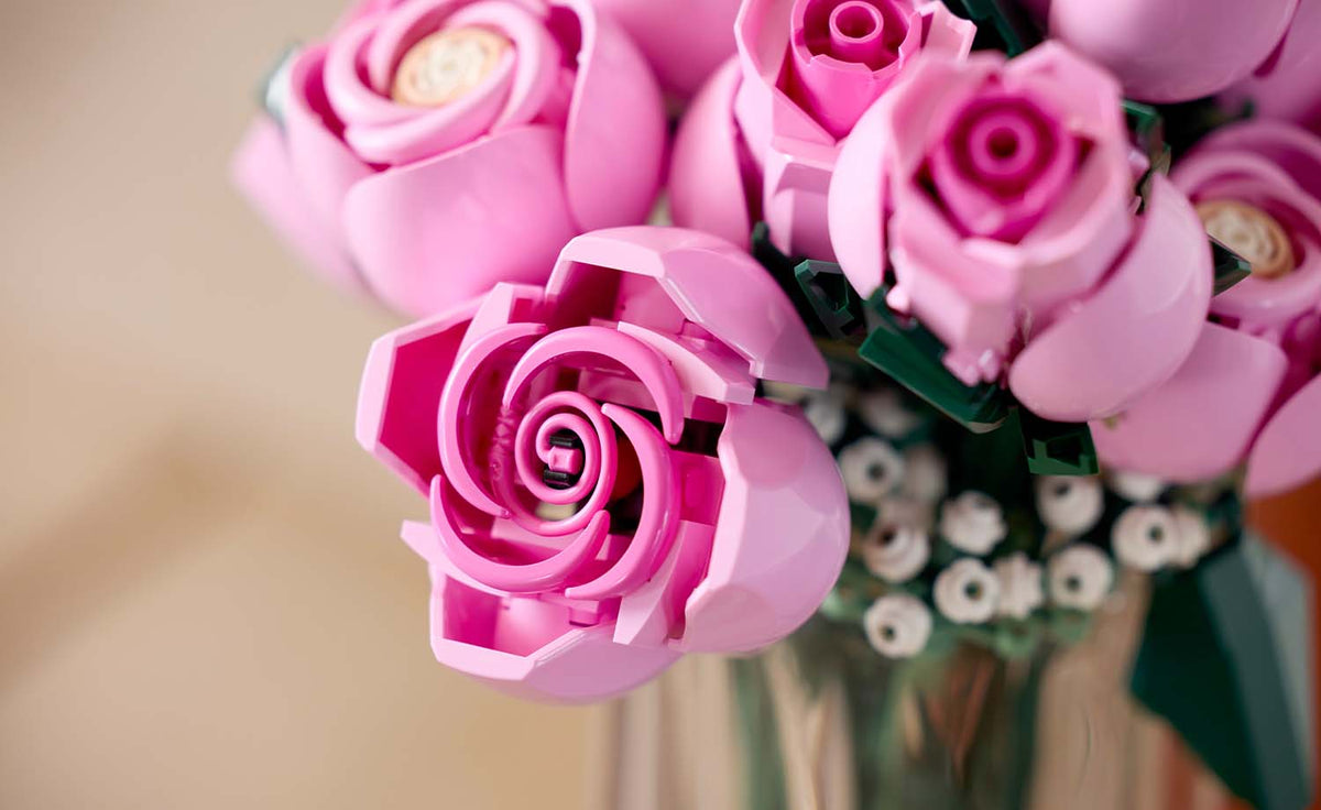10374 | LEGO® Botanicals Bouquet of Pink Roses