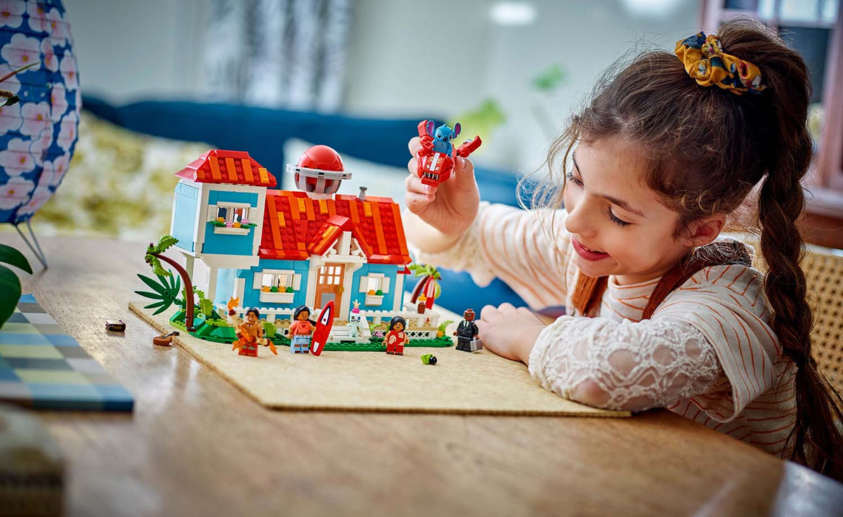 43268 | LEGO® Disney™ Lilo and Stitch Beach House