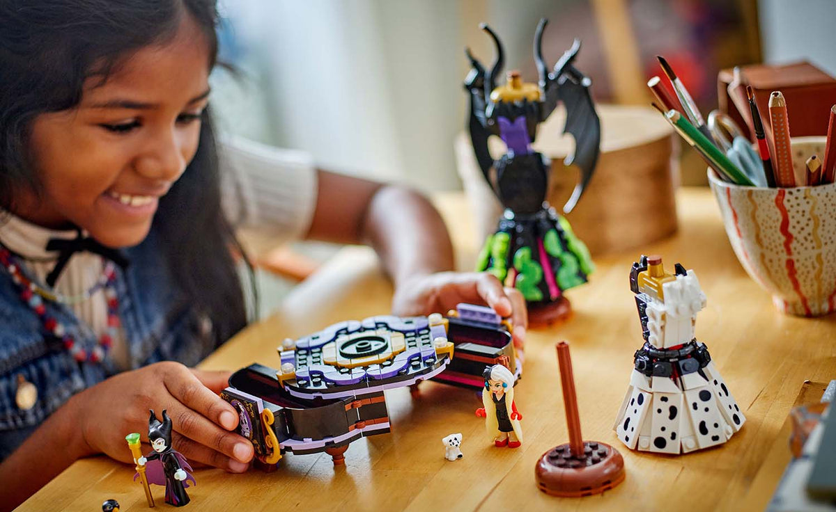 43262 | LEGO® Disney™ Maleficent's and Cruella De Vil's Dresses