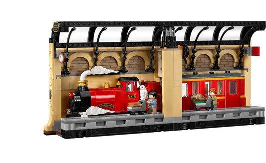 76450 | LEGO® Harry Potter™ Book Nook: Hogwarts™ Express