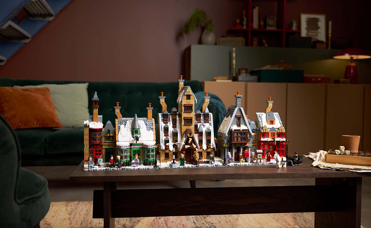 76457 | LEGO® Harry Potter™ Hogsmeade™ Village – Collectors' Edition
