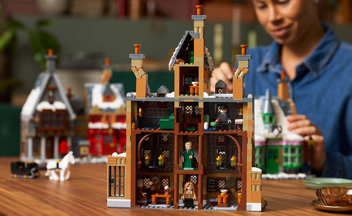 76457 | LEGO® Harry Potter™ Hogsmeade™ Village – Collectors' Edition