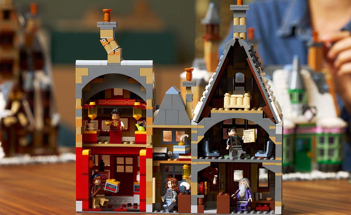 76457 | LEGO® Harry Potter™ Hogsmeade™ Village – Collectors' Edition