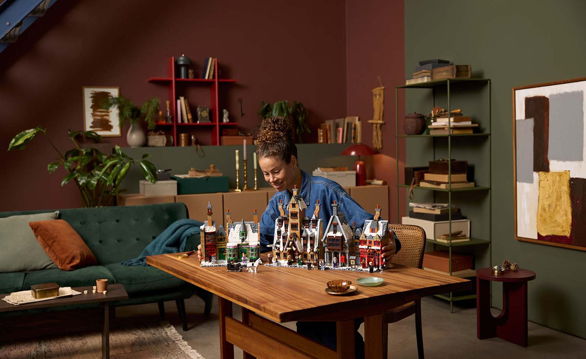 76457 | LEGO® Harry Potter™ Hogsmeade™ Village – Collectors' Edition