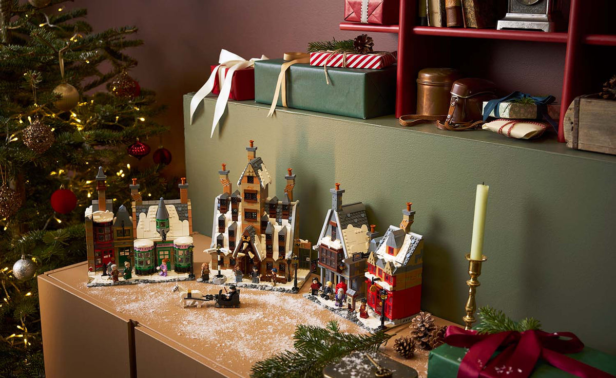 76457 | LEGO® Harry Potter™ Hogsmeade™ Village – Collectors' Edition