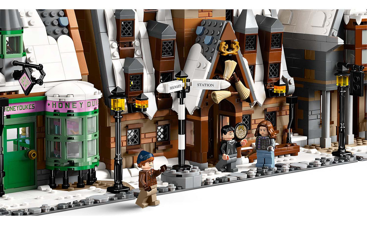 76457 | LEGO® Harry Potter™ Hogsmeade™ Village – Collectors' Edition