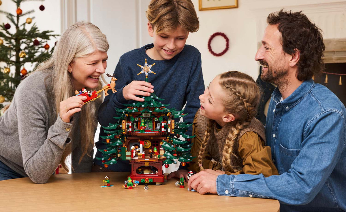 41843 | LEGO® Iconic Family Christmas Tree Decoration