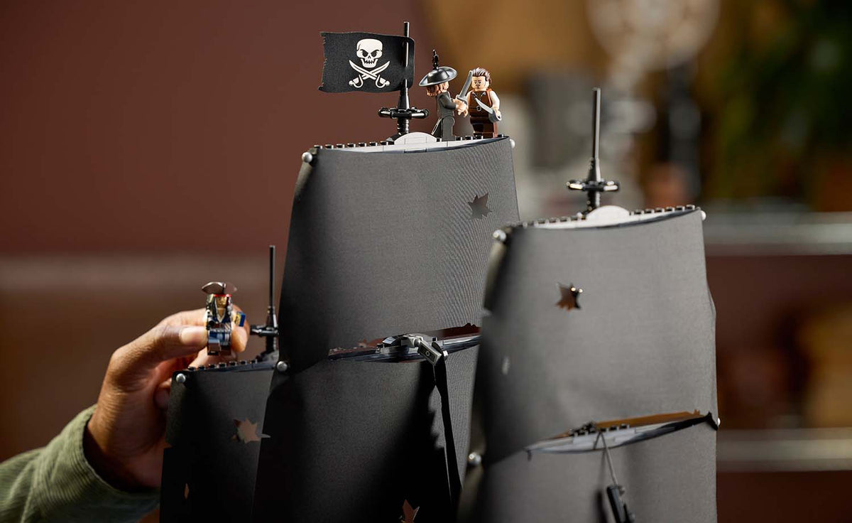 10365 | LEGO® ICONS™ Captain Jack Sparrow's Pirate Ship