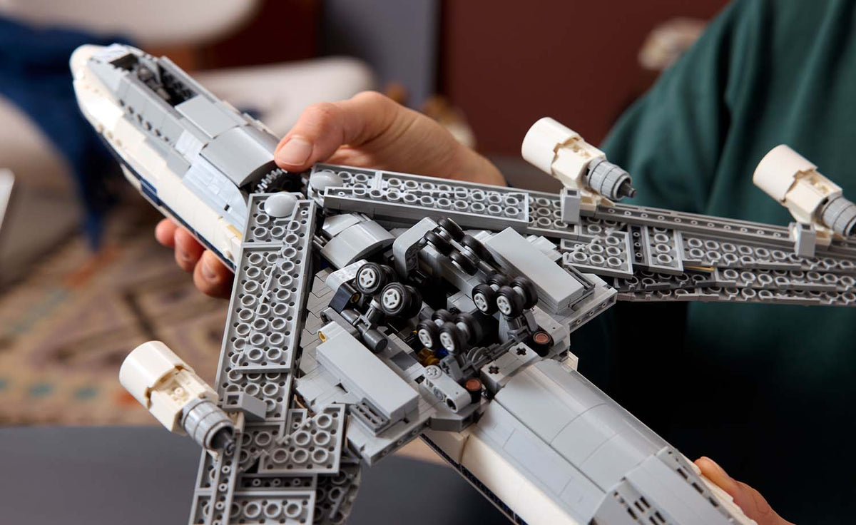 10360 | LEGO® ICONS™ Shuttle Carrier Aircraft