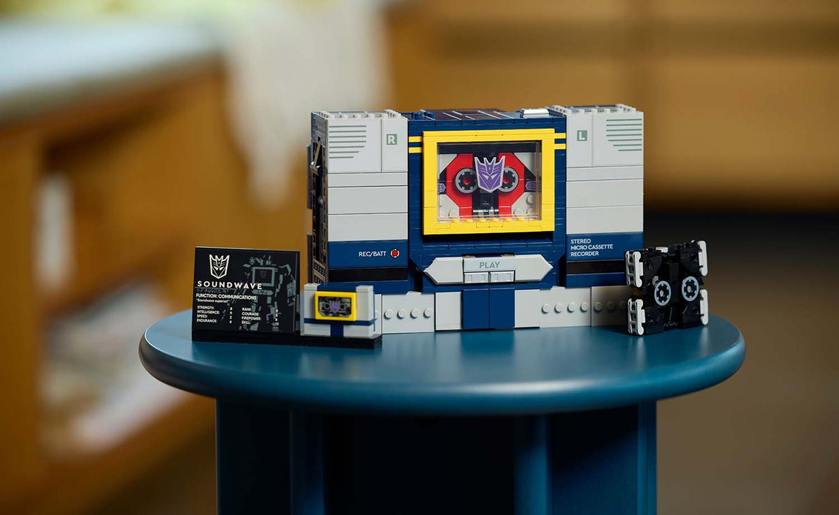 10358 | LEGO® ICONS™ Transformers: Soundwave