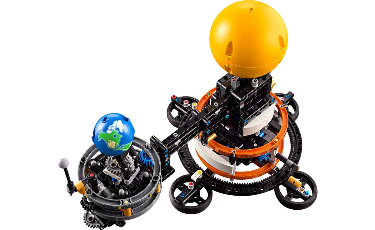 42179 | LEGO® Technic Planet Earth and Moon in Orbit