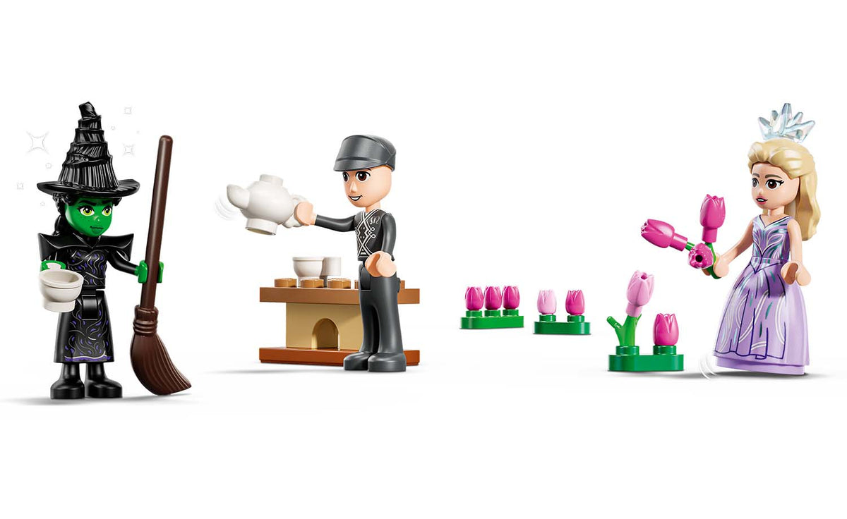 75690 | LEGO® Wicked Glinda & Elphaba Visit Munchkinland